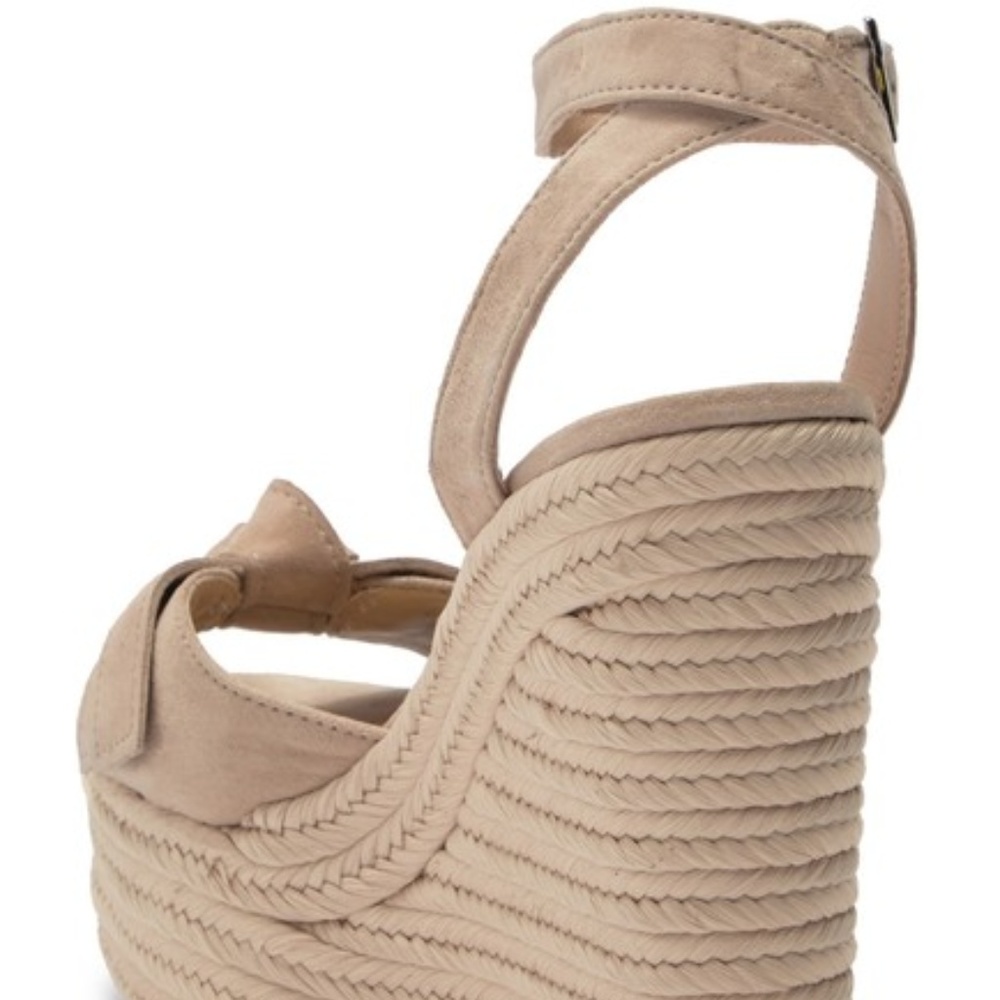 Kendall & Kylie – Gwenn Wedge Size 9 - Picture 3 of 5